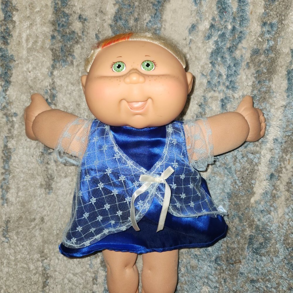Cabbage Patch Doll Blonde Green Eyes  || GUC - Picture 3 of 12